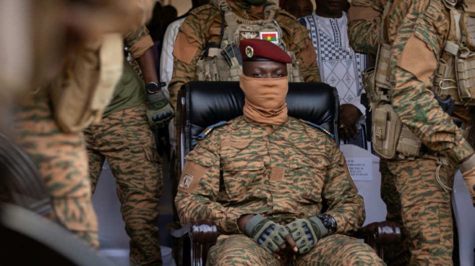 Burkina Faso: Juntachef Traor&eacute; entl&auml;sst Ministerpr&auml;sidenten und l&ouml;st Regierung auf