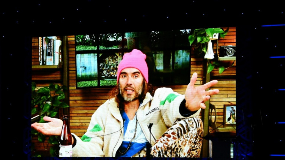 Pol&iacute;cia de Londres interroga Russell Brand, acusado de agress&otilde;es sexuais (imprensa)