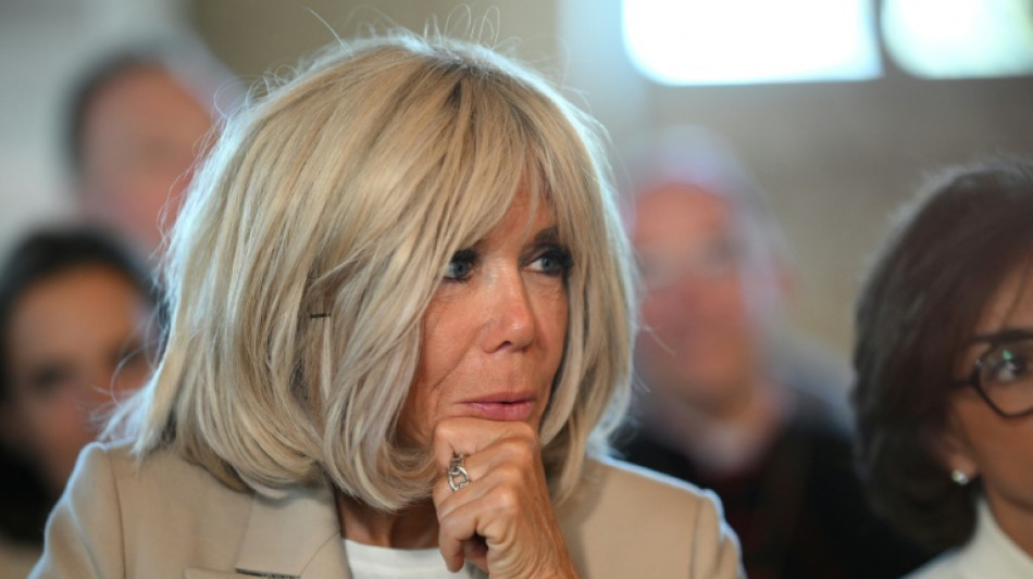 Dix personnes jugées à Paris pour avoir cyberharcelé Brigitte Macron