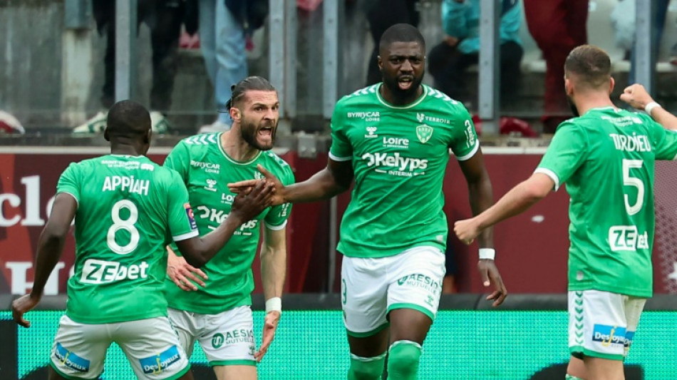 Saint-&Eacute;tienne volta &agrave; 1&ordf; divis&atilde;o francesa ap&oacute;s dois anos; Metz cai para Ligue 2