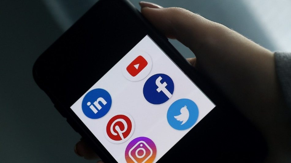 Les r&eacute;seaux sociaux assouplissent la mod&eacute;ration des contenus malgr&eacute; l'approche des &eacute;lections am&eacute;ricaines