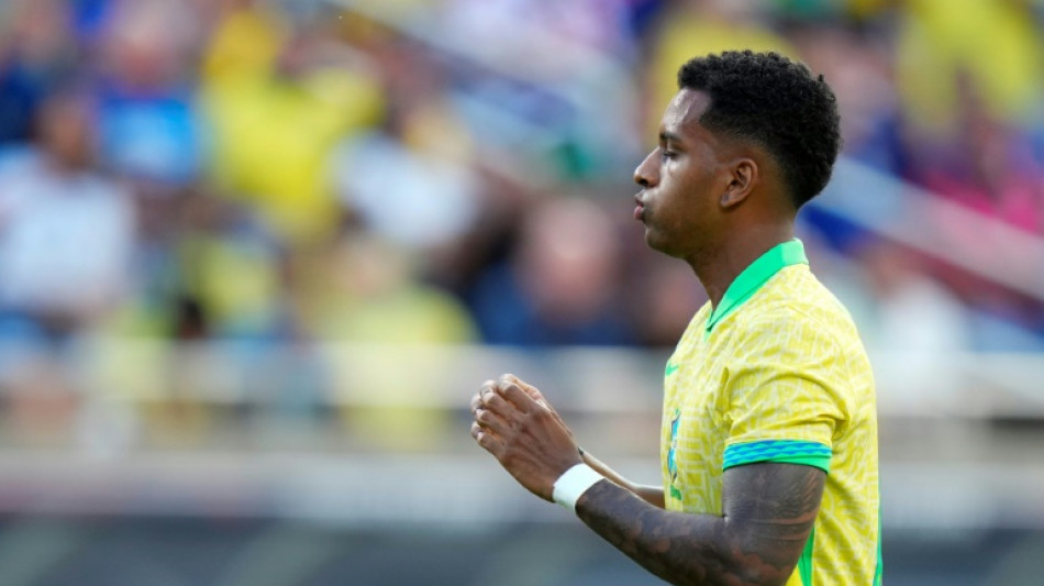 'Um prazer', diz Rodrygo sobre jogar com Mbapp&eacute; no Real Madrid