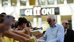 Servillo, chi è lontano dall'umano pensa che guerra non sia vera