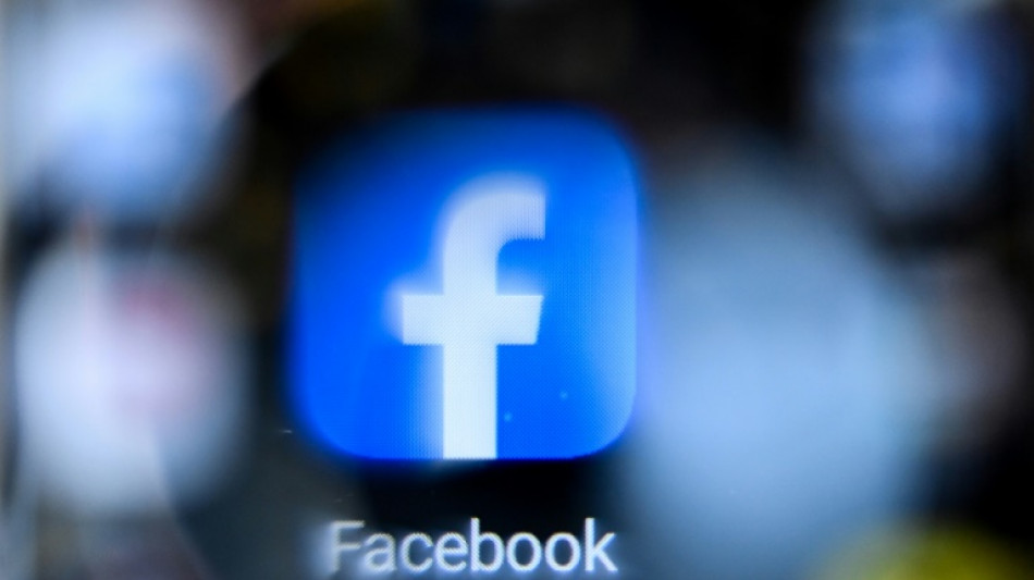 OLG Karlsruhe: Facebook muss vor Kontok&uuml;ndigung abmahnen