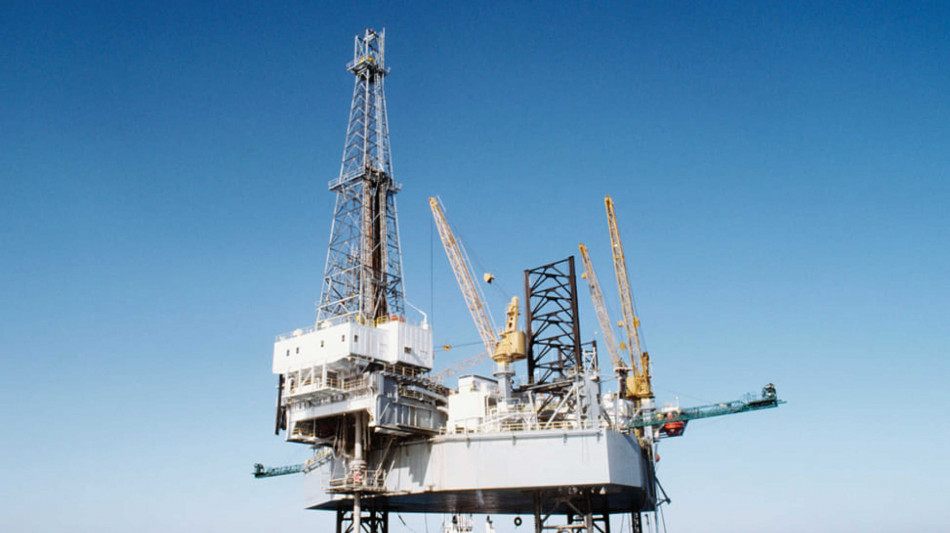 Il petrolio è in rialzo ma il Wti resta sotto i 60 dollari