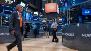 Wall Street &eacute;volue dans le vert, les taux obligataires reculent