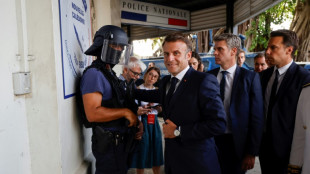 Apr&egrave;s la venue de Macron, la Nouvelle-Cal&eacute;donie dans l'incertitude