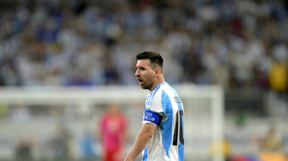 Messi est&aacute; bem e vai enfrentar o Canad&aacute;, garante Scaloni