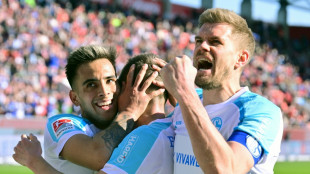 Aufstiegsrennen spitzt sich zu: Schalke und Club melden sich zur&uuml;ck