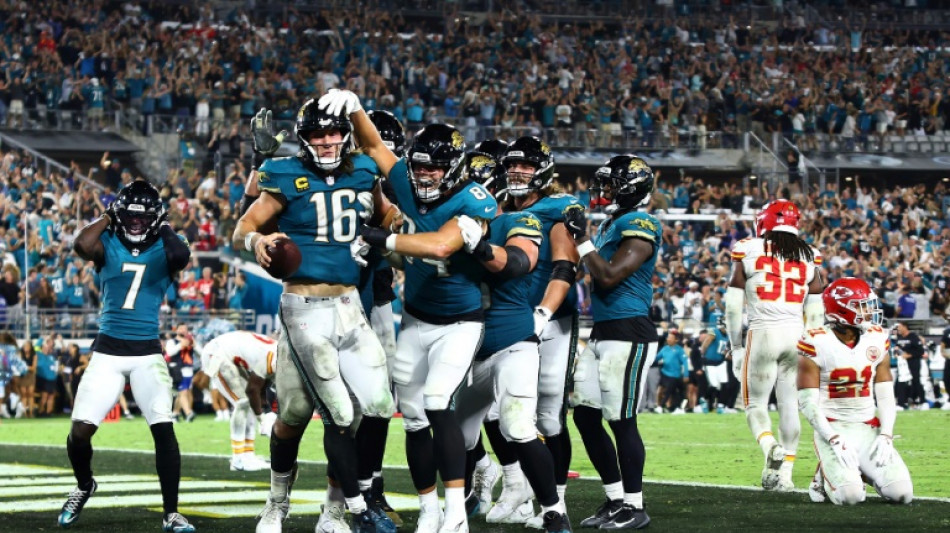 Lawrence sparks Jaguars over Chiefs in NFL thriller