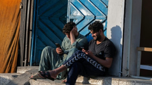 El acceso a redes sociales desde celulares, restringido intencionadamente en Afganistán