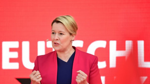 Berliner SPD best&auml;tigt Giffey und Saleh als Landeschefs