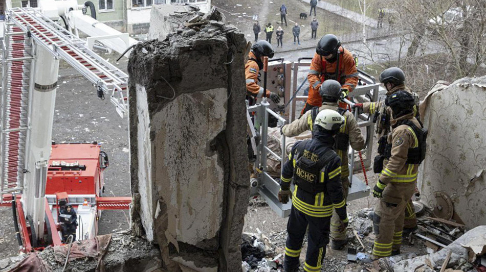 Kiev, 'attacco missilistico russo su Sumy, molti morti'