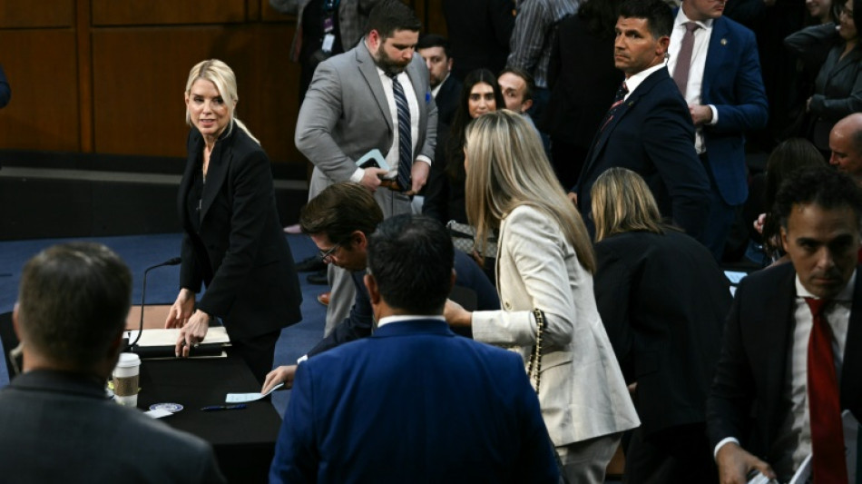 Senadores acusam procuradora-geral dos EUA de politizar a Justiça