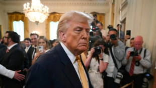 Trump ameaça processar Wall Street Journal por artigo sobre carta para Epstein