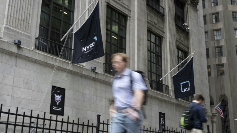 Stocks diverge after US Fed rate cut plans