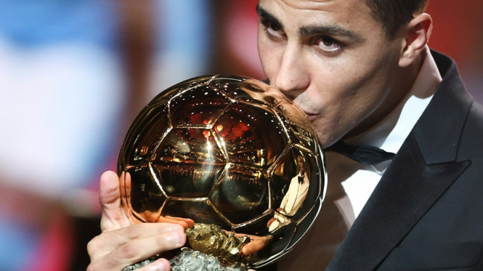 Rodri, do City e da sele&ccedil;&atilde;o espanhola, conquista Bola de Ouro de 2024