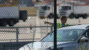 Union h&auml;lt geplante Strafversch&auml;rfung f&uuml;r Flughafen-Kleber nicht f&uuml;r ausreichend