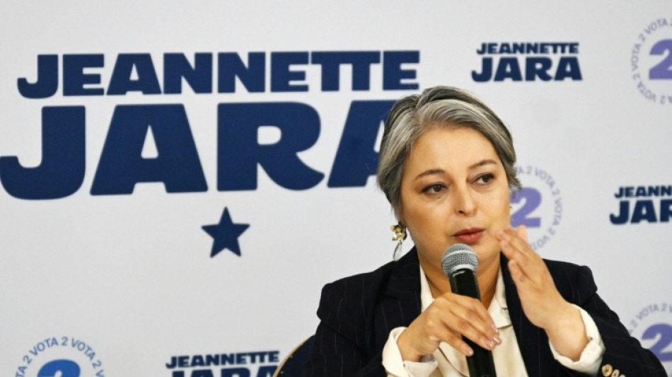 La candidata izquierdista Jara promete "mano firme" contra el crimen en Chile