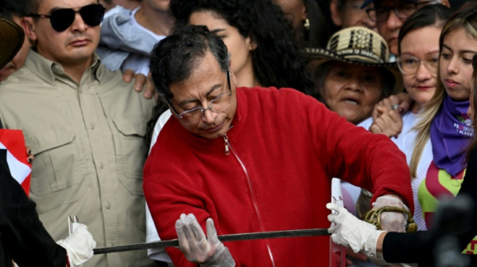 Petro defende asilo de ex-presidente panamenho Martinelli na Colômbia