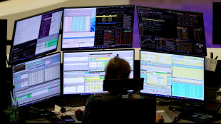 Borsa: l'Europa apre poco mossa, attesa per sviluppi su Iran e Hormuz