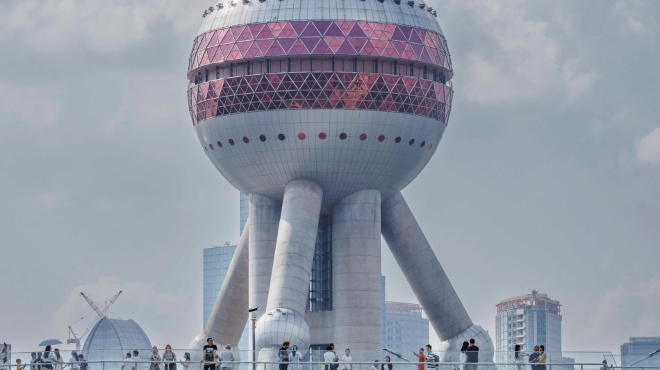 Borsa: Asia in ordine sparso, saliscendi di oro e argento, Tokyo -0,37%