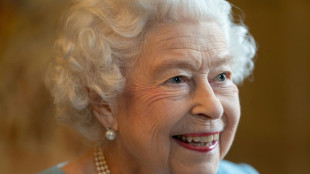 Isabel II celebra 70 años de reinado y quiere que Camila sea reina consorte