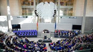 Tankrabatt im Bundestag: Opposition kritisiert wirkungslose Krisenma&szlig;nahme