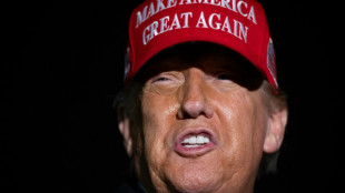Trump dice que es "difícil" negociar con China, tras duplicar aranceles al acero y aluminio
