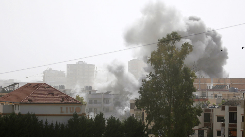 Media, almeno 9 morti in nuovi raid israeliani in Libano