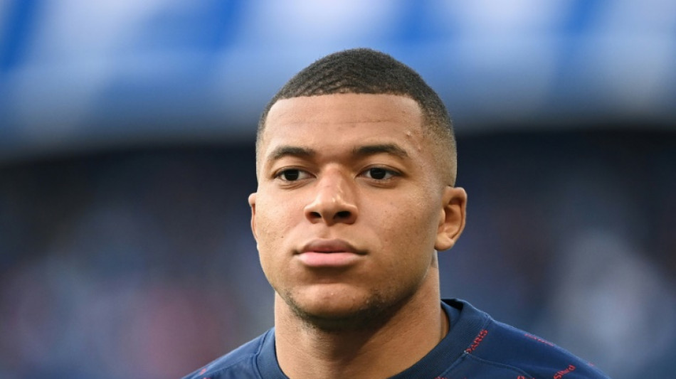 Foot: pour l'annonce de Mbapp&eacute;, une question de fond... et de forme