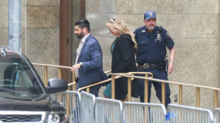 Au proc&egrave;s Trump, Stormy Daniels se d&eacute;fend d'avoir menti pour de l'argent
