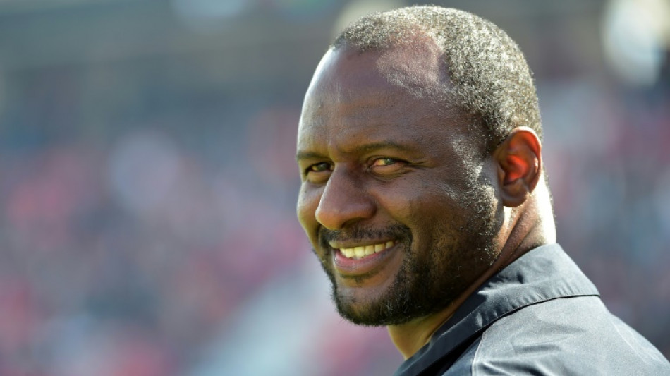 Genoa anuncia franc&ecirc;s Patrick Vieira como novo t&eacute;cnico