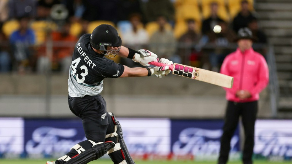 Seifert blitz as New Zealand crush Pakistan to win series 4-1