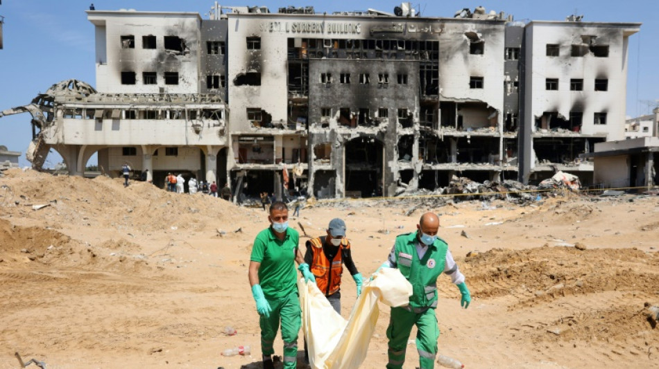 L'"insoutenable" recensement des victimes dans les ruines d'un h&ocirc;pital de Gaza