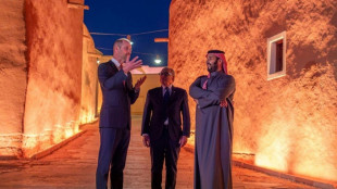 A Ryad, le prince William rencontre des jeunes footballeuses saoudiennes