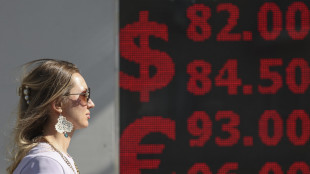 Dollaro in calo su Euro e Yen dopo i tassi fermi della Fed
