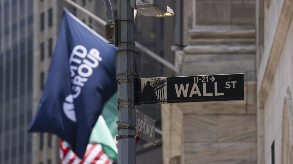 Wall Street chiude positiva. Dj +0,43%, 0,37%