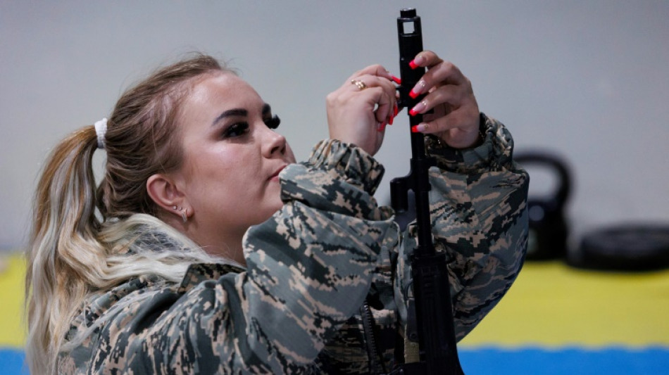 Dans l'Oural russe, une "Garde f&eacute;minine" se forme au combat