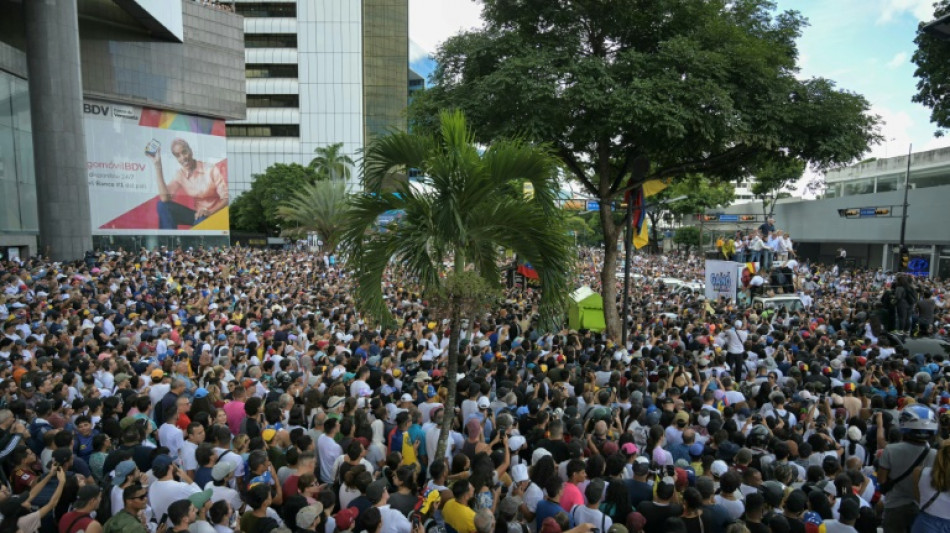 Maduro promete entregar '100% das atas', oposição denuncia escalada repressiva na Venezuela