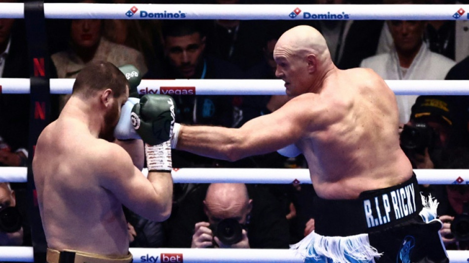 Boxe: Fury r&eacute;ussit son retour et d&eacute;fie Joshua