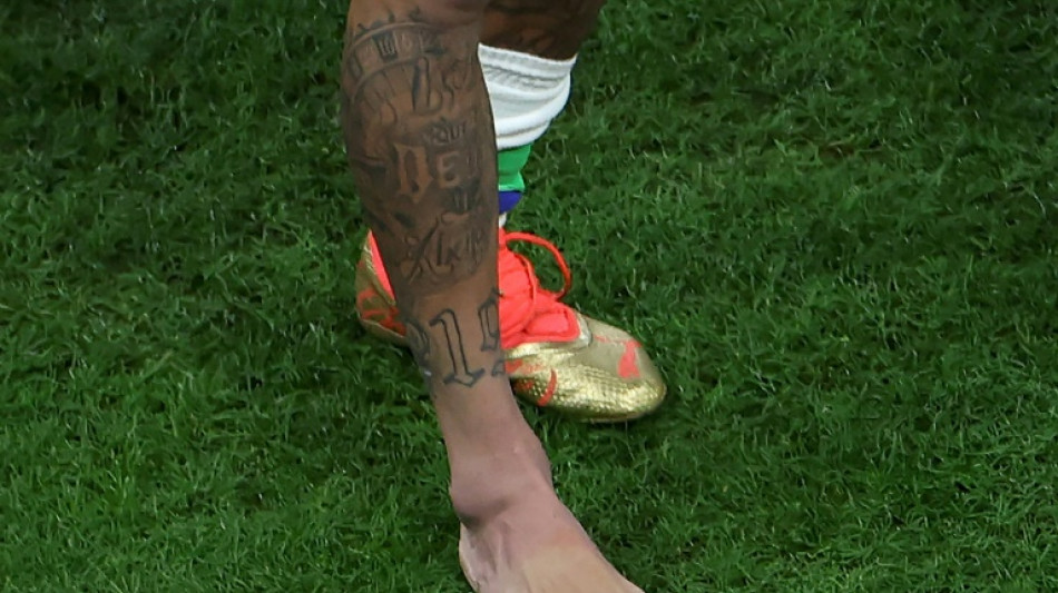 Mondial: Neymar souffre d'une entorse &agrave; la cheville droite, examens &agrave; venir