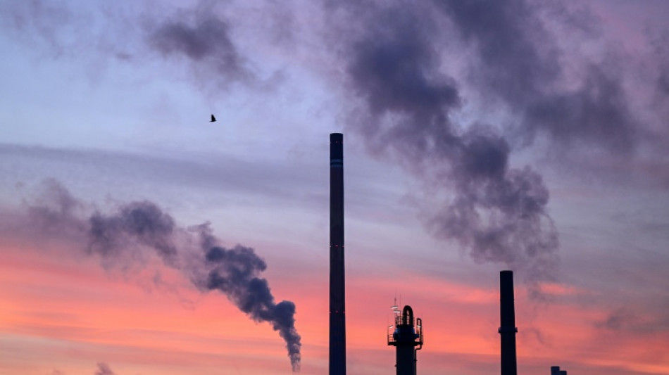 DIHK-Umfrage: Stimmung deutscher Unternehmen leicht eingetr&uuml;bt