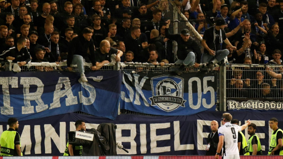 Klos weint, Fans sorgen f&uuml;r Chaos: Bielefeld zerlegt sich