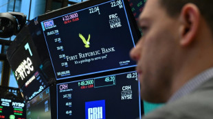 S&eacute;ance calme &agrave; Wall Street, le dollar se redresse, le p&eacute;trole se replie
