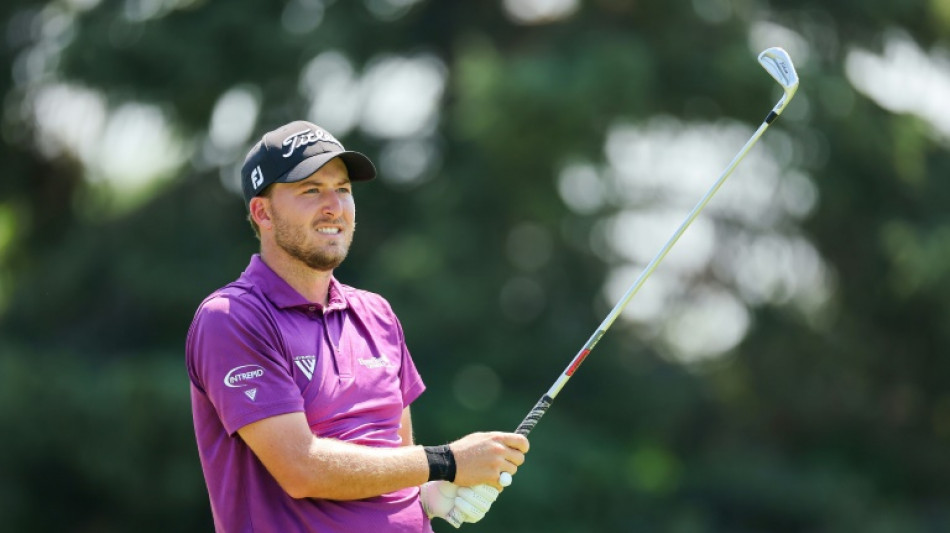 Hodges grabs first-round lead PGA Tour 3M Open
