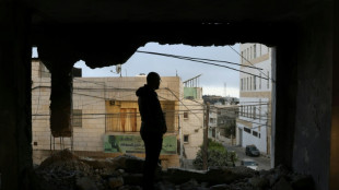 Markets mixed as traders eye AI rally, US rates and shutdown