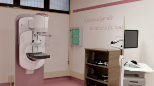 Tumori, calano i decessi in Italia ma &egrave; fuga dal Sud per gli interventi al seno