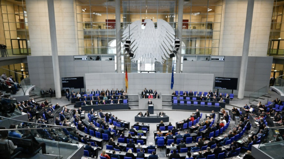 Bundestag ber&auml;t erstmals Gesetz gegen sogenannte Gehsteigbel&auml;stigung