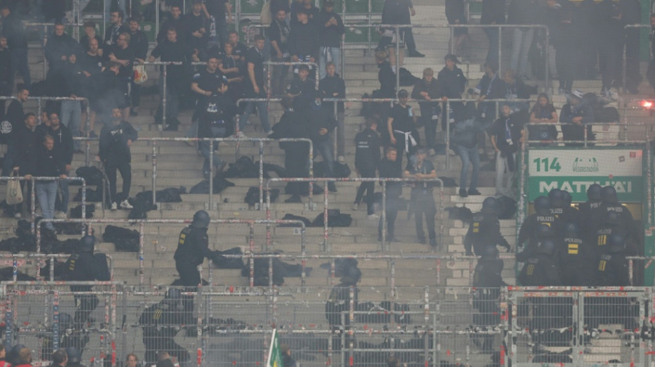 Krawalle beim Nordderby: HSV-Fans randalieren nach Schlusspfiff